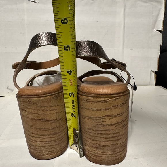 Elegant Women's Block Heel Sandals - Metallic Bronze - Picture 8 of 13